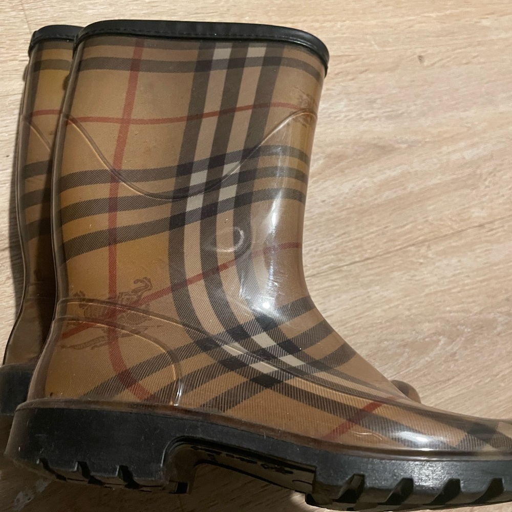 Authentic Burberry Rain Boots size 6
